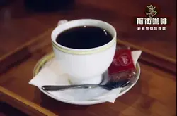 法压壶和虹吸壶的咖啡操作原理有什么不同 法压咖啡比虹吸壶咖啡浓吗