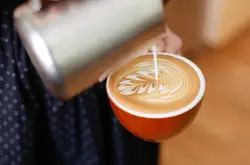 意式咖啡的教程：【图解】树叶咖啡拉花方法