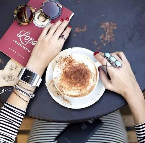 2015年时尚搭配最潮流的好搭档 网上最受欢迎的tag“咖啡达人”
