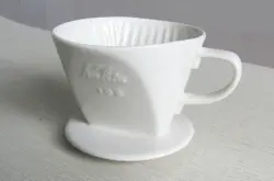 咖啡冲煮器具：日式手冲咖啡过滤杯扇形陶瓷滴漏器三孔滴滤式