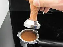 意式咖啡制作教程介绍：Espresso制作 压粉应注意的要素介绍