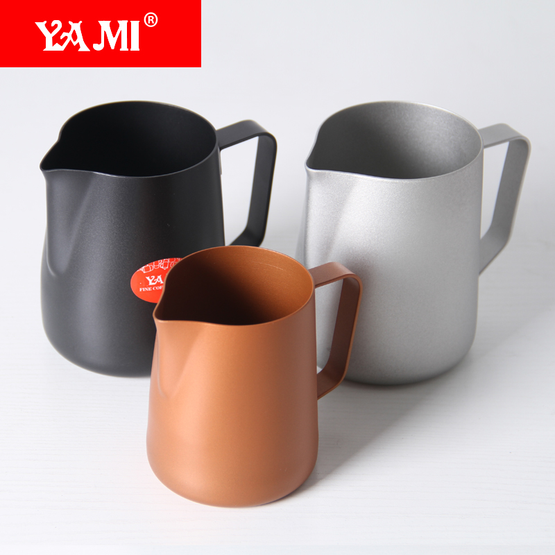YAMI品牌意式咖啡制作器具：特氟龙尖嘴奶泡不锈钢拉花杯600ml