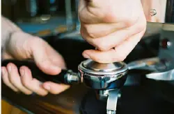 Espresso制作：压粉应注意的要素 咖啡压粉的技巧与力度 压粉器