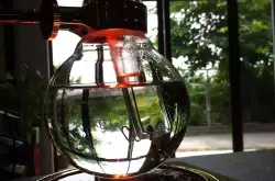 虹吸与手冲对比、虹吸壶下壶的刻度水量 虹吸壶适合用什么咖啡豆