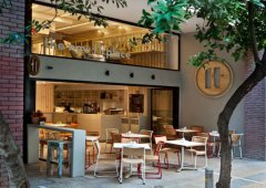 质朴的木质咖啡厅-IT café