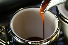 咖啡馆喝咖啡技术  Espresso饮用方法
