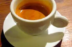 研究称每天适量喝咖啡 或有助于避免动脉阻塞