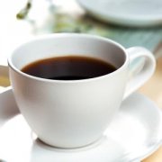 喝咖啡后小睡15分钟醒脑效果最佳
