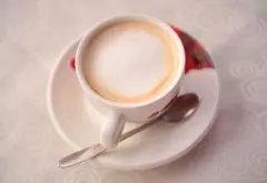 花式咖啡配方 咖啡欧蕾的制作步骤
