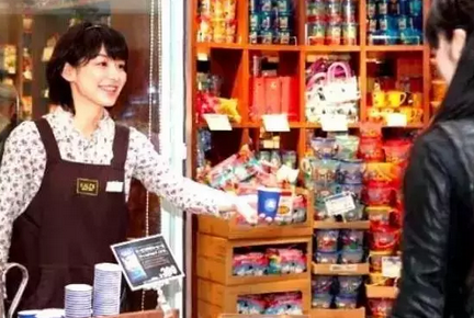 日本这家奇葩的咖啡店，97%的员工居然是女性