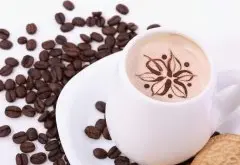 大量喝咖啡会导致幻听吗？