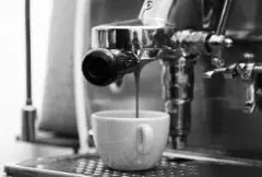 精挑细选意式咖啡机 亲自煮制一杯咖啡的过程