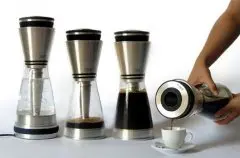 Kahva咖啡壶是由玻璃和金属制作的