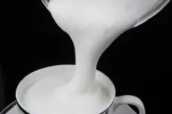 咖啡奶泡制作过程 MILK BLISTERS