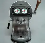 经典跑车造型的咖啡机