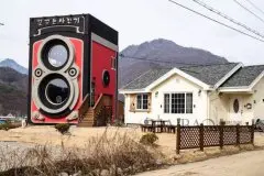 双反相机建筑造型的咖啡馆 Dreaming Camera Coffee Shop
