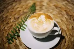 拿铁不放咖啡 知道这些告别咖啡＂小白＂ 拿铁 咖啡馆 咖啡师 卡