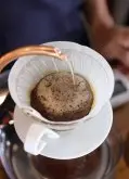 手冲咖啡的冲煮要素主要有水温、闷蒸、萃取三大要素
