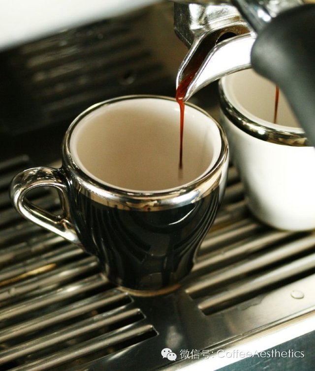 填压咖啡粉过度萃取的现象意式拼配咖啡豆意大利风味商业拼配