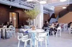 静安寺300平的四层咖啡空间：Aunn Cafe