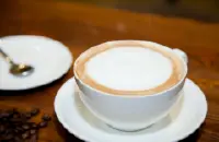 误区：卡布奇诺的牛奶咖啡奶泡比例是1:1:1？