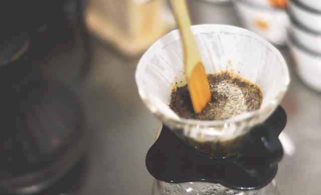 木棒搅拌是多余的？实验告诉你如何搅拌才能冲出好喝的咖啡