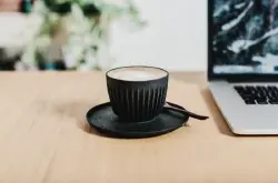 废弃咖啡豆壳制成可重复使用的环保咖啡杯