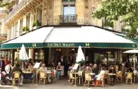 35年餐饮生涯 巴黎《双叟咖啡馆》服务生 Yves 的热情与建议