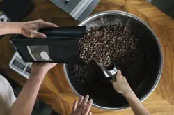 咖啡豆新鲜的比较好？『养豆』vs.『鲜烘』，熟优孰劣？
