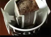 滤挂式挂耳咖啡包冲泡过程参考图解 如何用挂耳咖啡做成咖啡欧蕾