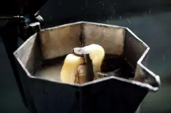 摩卡壶的历史 六个摩卡壶冲煮实用小诀窍 摩卡咖啡壶怎么用