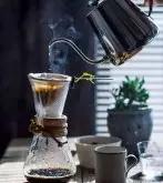 手冲咖啡不断水法示范 如何通过断水来控制手冲咖啡冲煮时间？