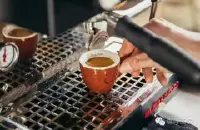 家用或开店用什么半自动意式咖啡机推荐 如何选意式咖啡机打奶泡