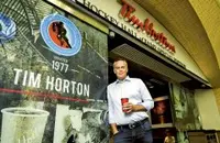 加拿大咖啡Tim Hortons中国店出新招，卖粥及抹茶迎合中国人口味