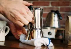 摩卡壶的使用方法适合煮什么咖啡 摩卡壶用多粗的粉怎么清洗除垢